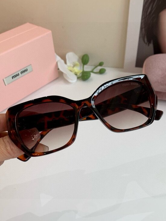 ✅NWT Authentic  MIU MIU Sunglasses main image 4